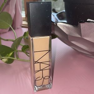 Nars All Day Luminous Foundation: FIGI